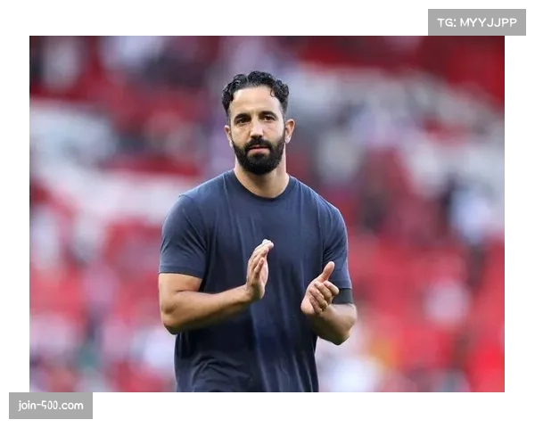 内维尔回应阿莫林言论强调职业球员应专注自我不受外界干扰